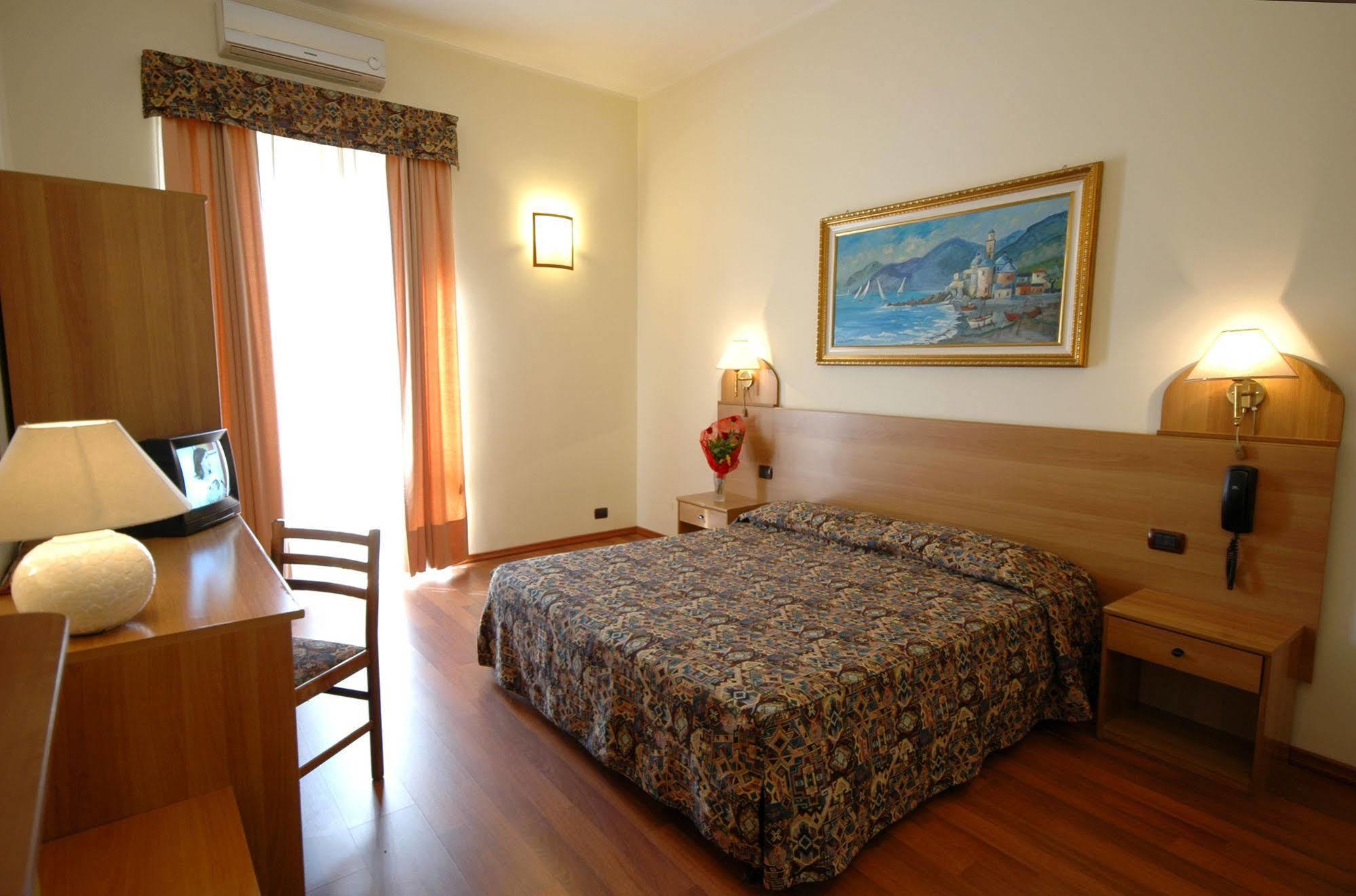 Hotel Eden ตูริน ภายนอก รูปภาพ